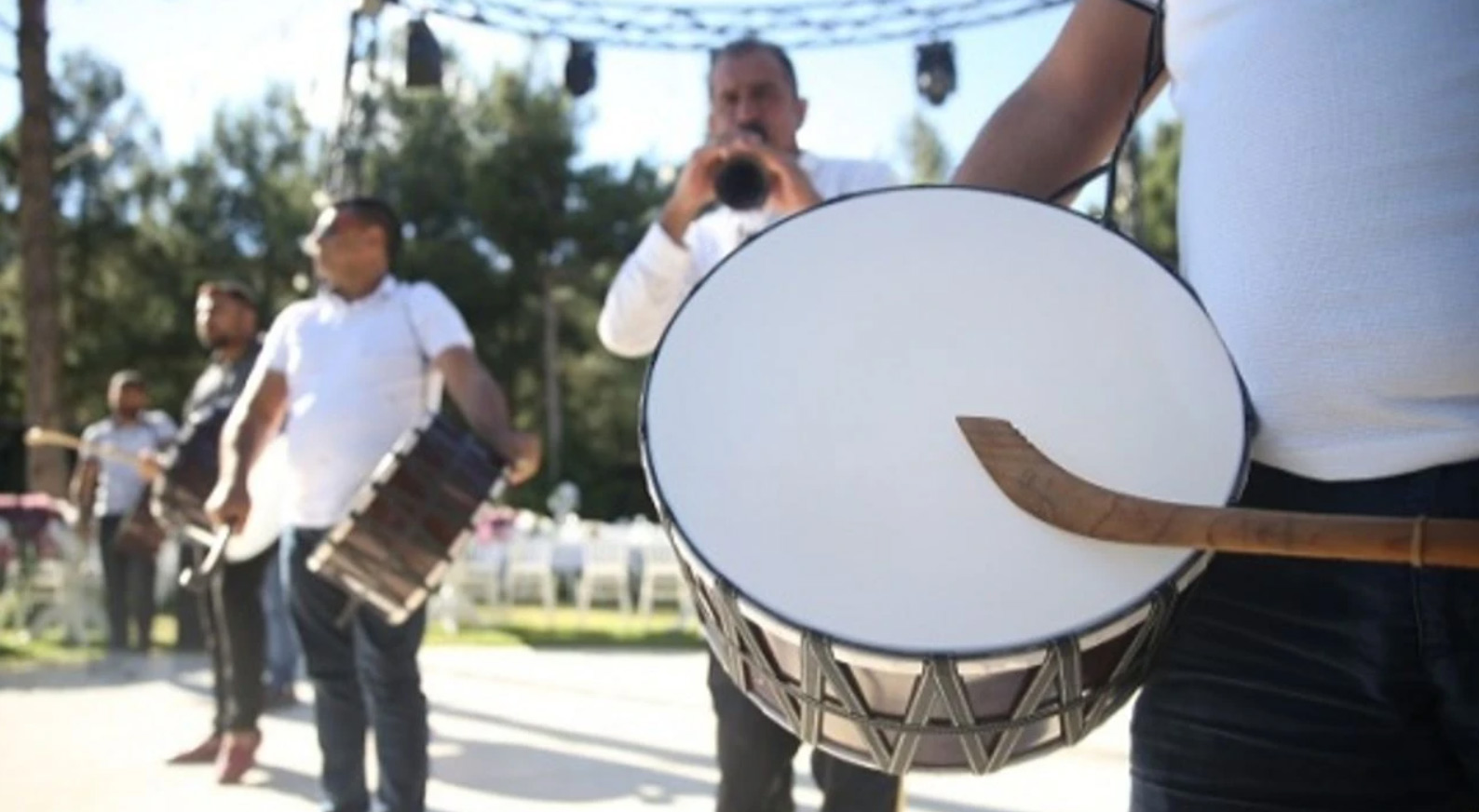 İzmir’de Gecesi Gündüzü Olmayan Davul Zurna Ekibi Hizmeti
